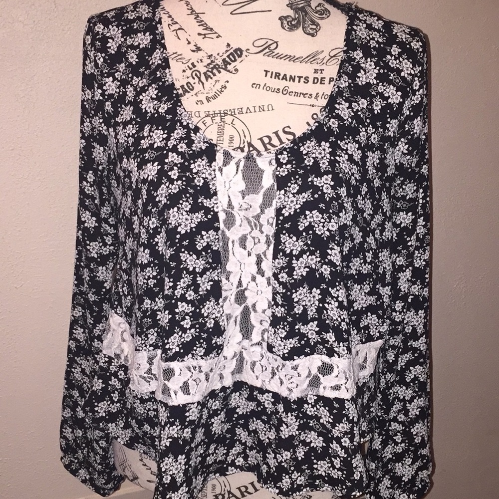 Lush black and white boho blouse size small
